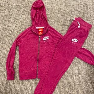 Adorable girls sz 6X Nike matching sweatshirt and sweatpants cotton outfit